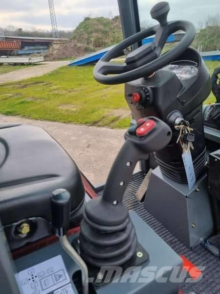 WCM L2316 und L2416 Prednji utovarivači i bageri