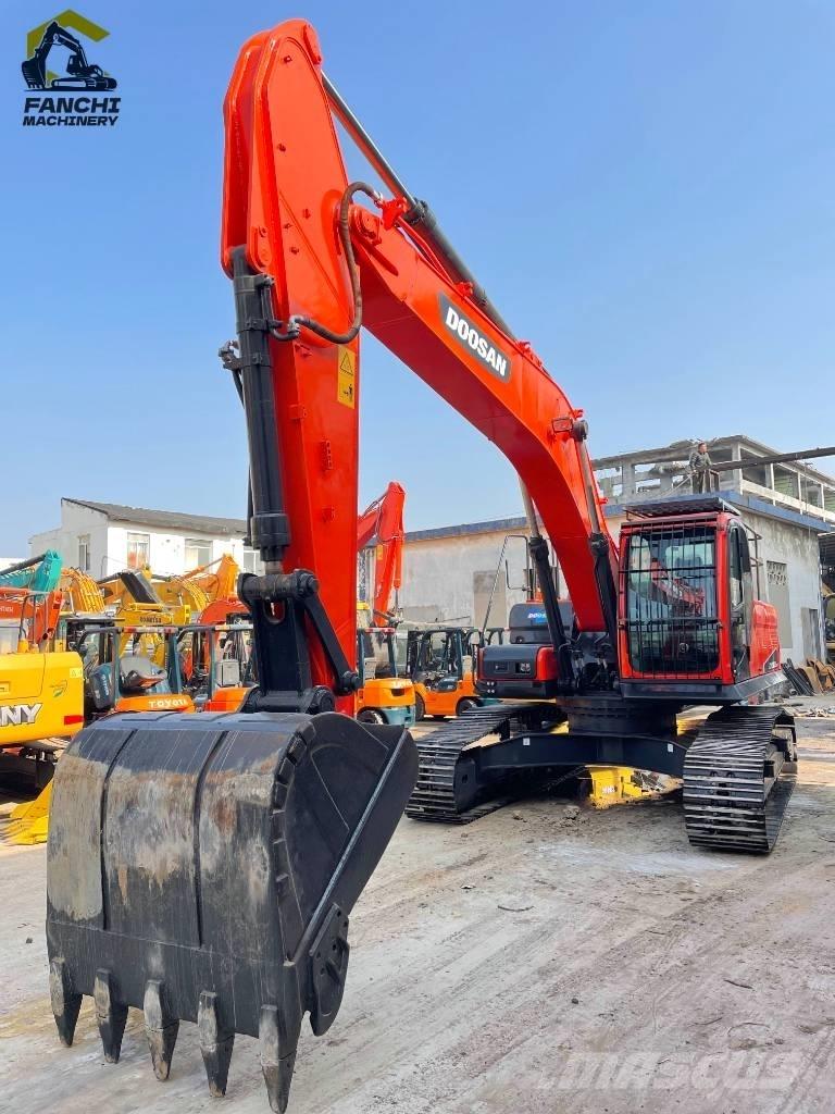 Doosan DX 300 LCA Bageri gusjeničari