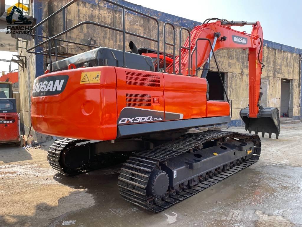 Doosan DX 300 LCA Bageri gusjeničari