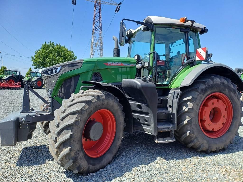 Fendt 933 Vario Traktori