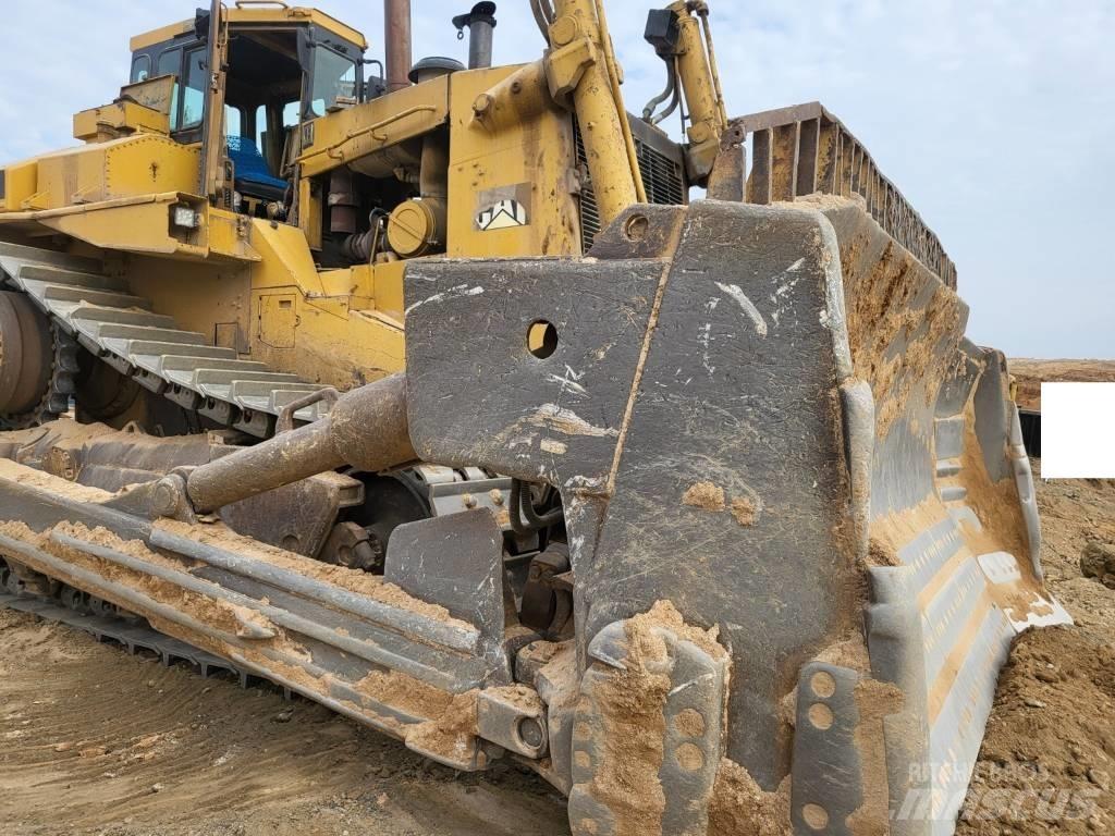 CAT D11N Buldožeri gusjeničari