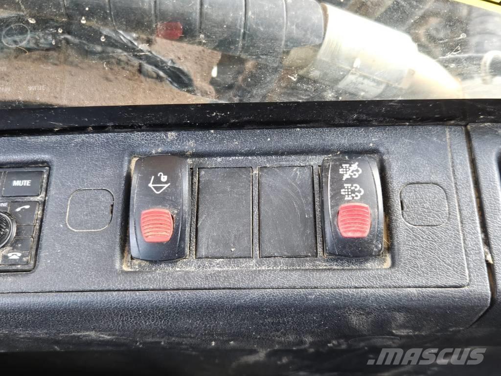 Hyundai HX 220 L Bageri gusjeničari