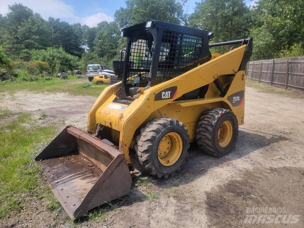 CAT 252 B 3 Skid steer mini utovarivači