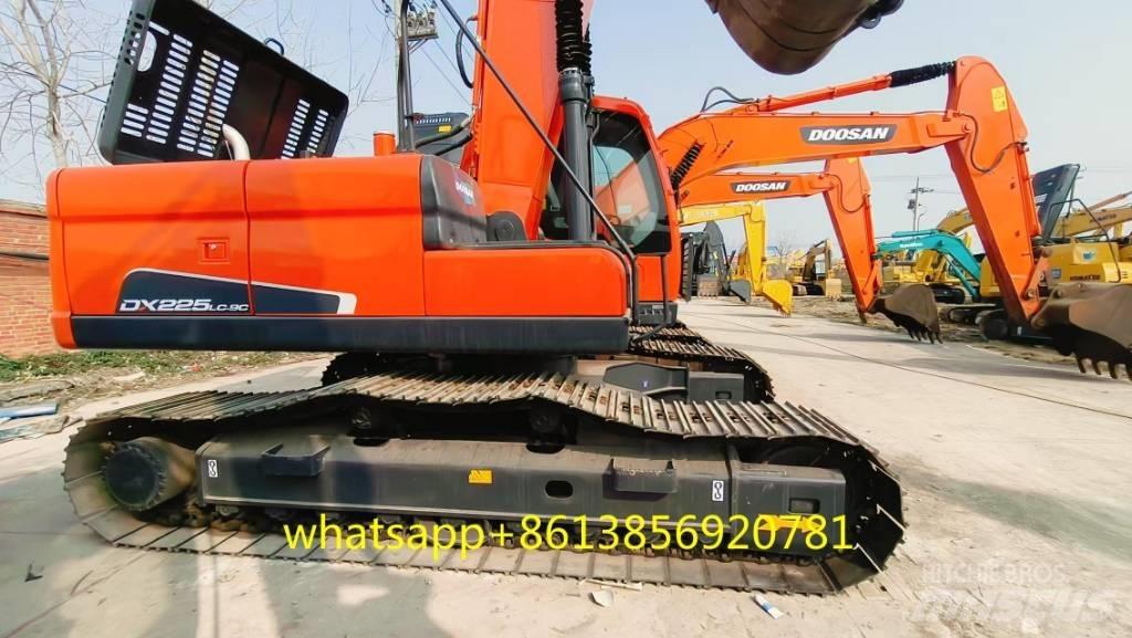 Doosan DX 225 Bageri gusjeničari