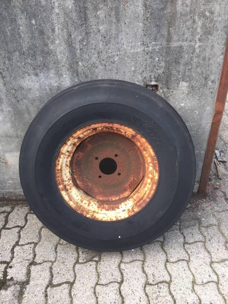 BKT 7.50 R 16 + velg Gume, kotači i naplatci