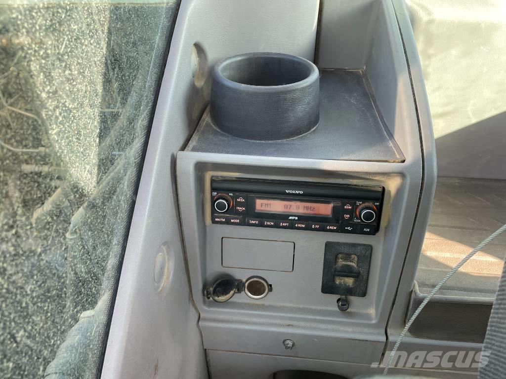 Volvo EC 140 EL Bageri gusjeničari