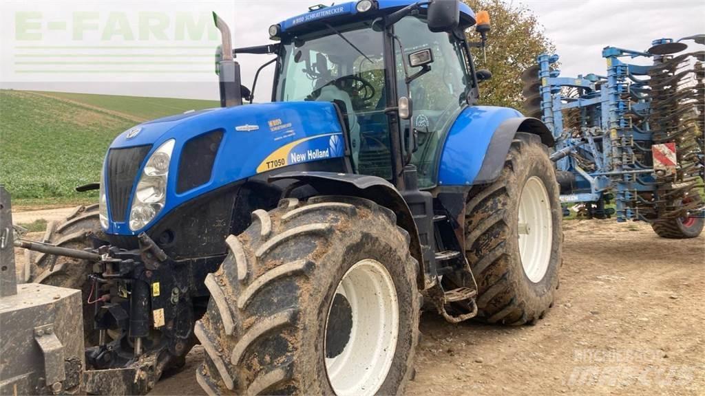 New Holland T7050 Traktori