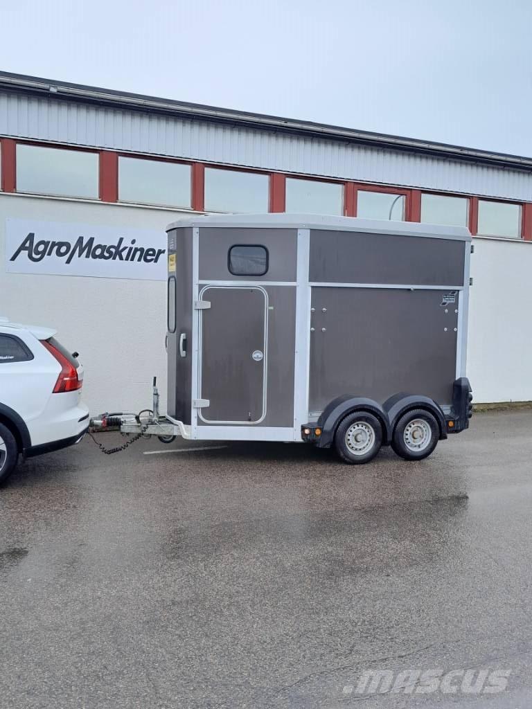 Ifor Williams HB 506 Prikolice za prijevoz stoke