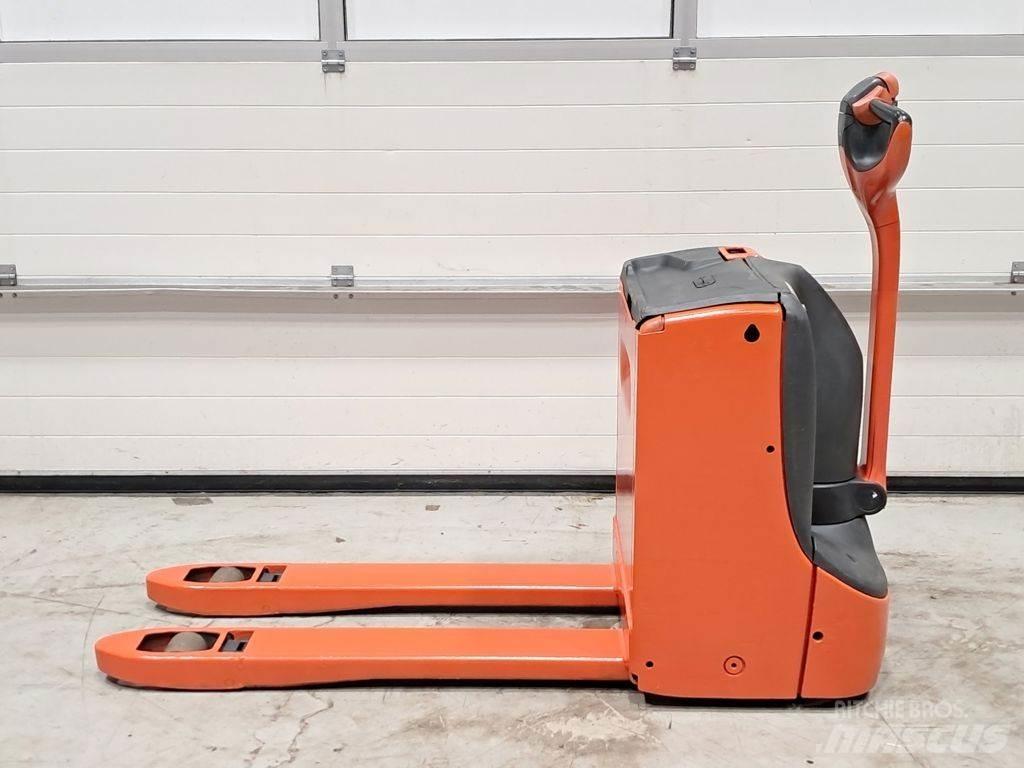 Linde T16 Nisko podizni električni viličar