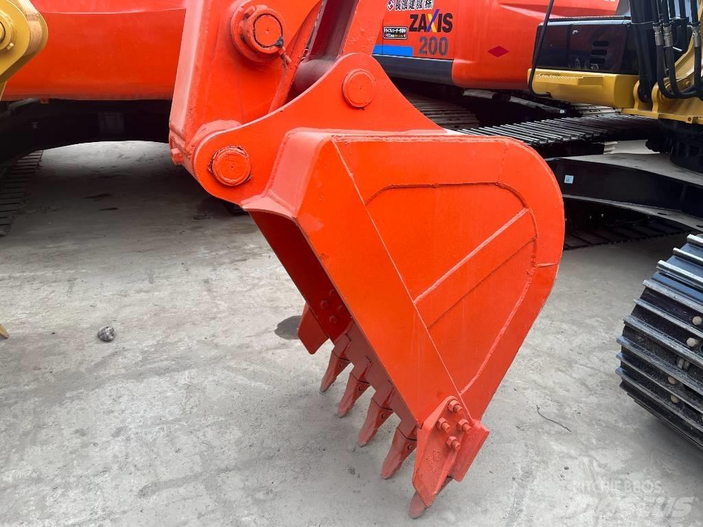 Hitachi 130 Bageri gusjeničari