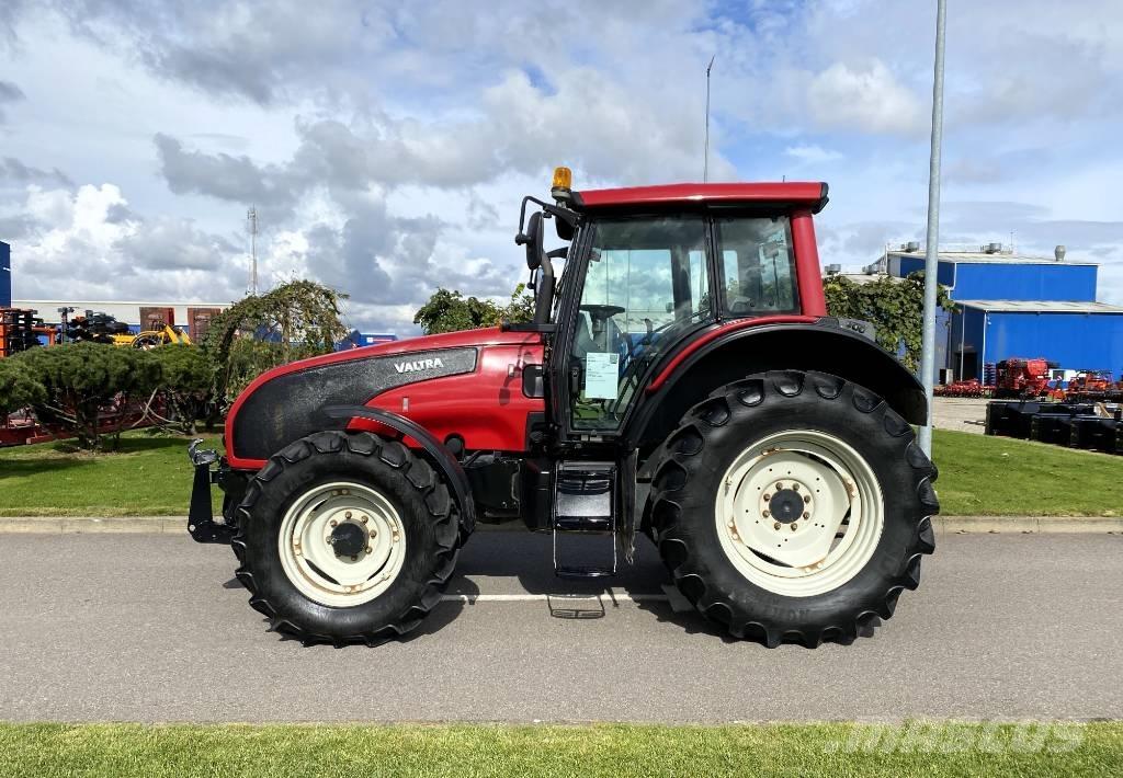 Valtra T 131 Traktori