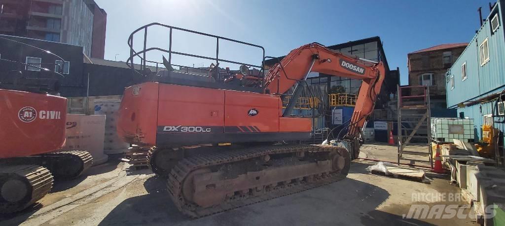 Doosan DX 300 LC Bageri gusjeničari