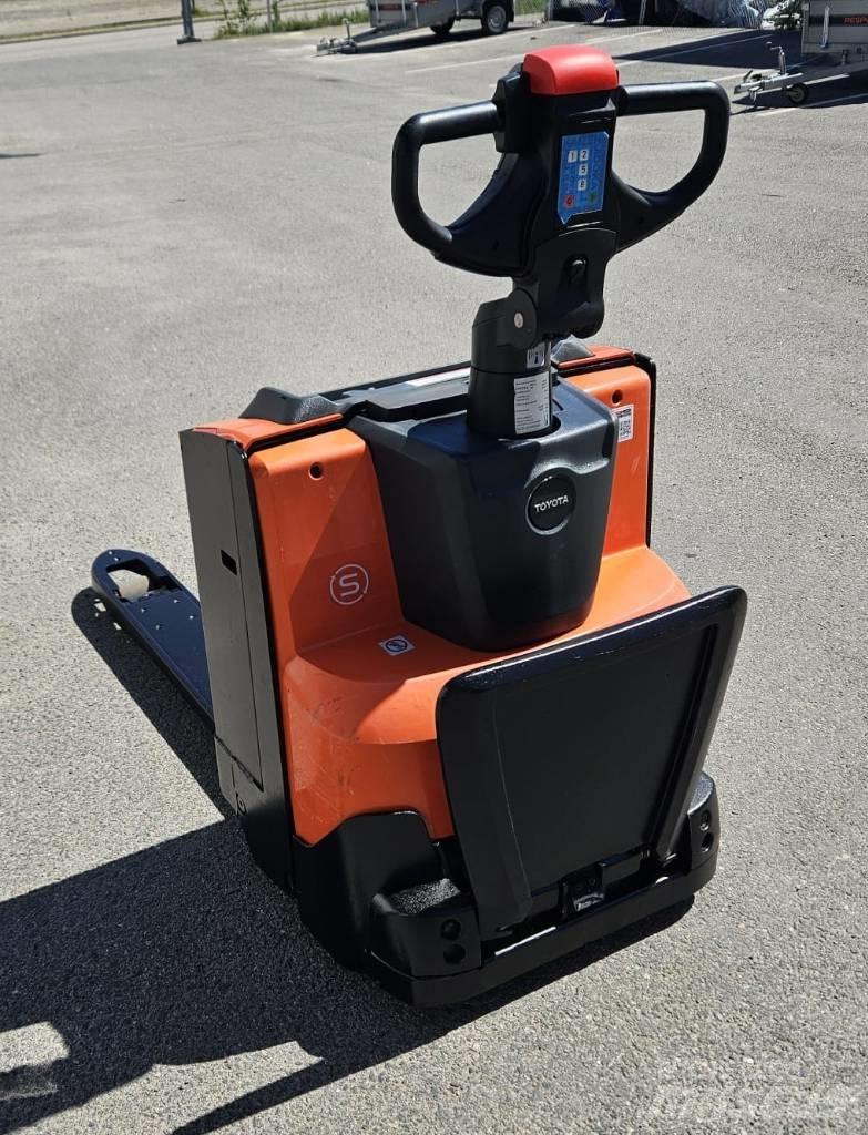 Toyota LWE 200 Nisko podizni električni viličar sa platformu