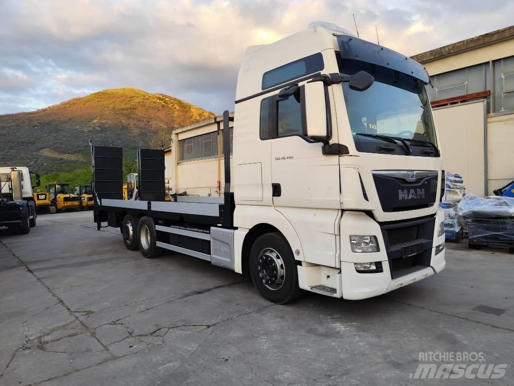 MAN TGX 26.440 Kamioni s ravnim pločom / vitlom