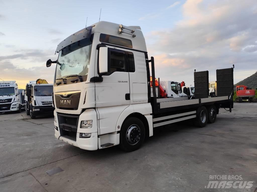MAN TGX 26.440 Kamioni s ravnim pločom / vitlom