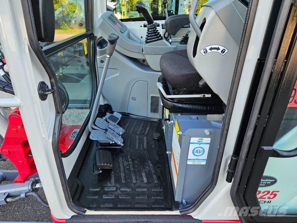 Takeuchi TB 225 Mini bageri <7t
