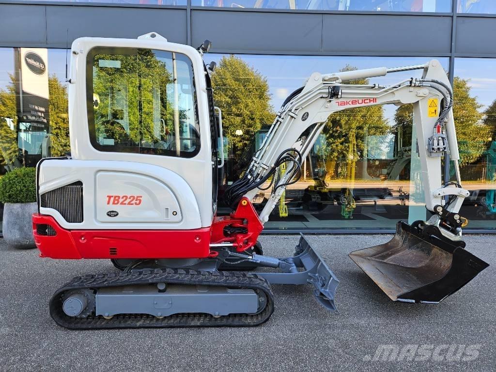 Takeuchi TB 225 Mini bageri <7t