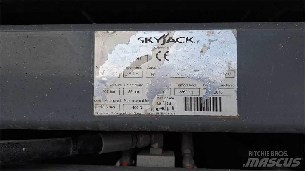 SkyJack 8841RT Škaraste platforme