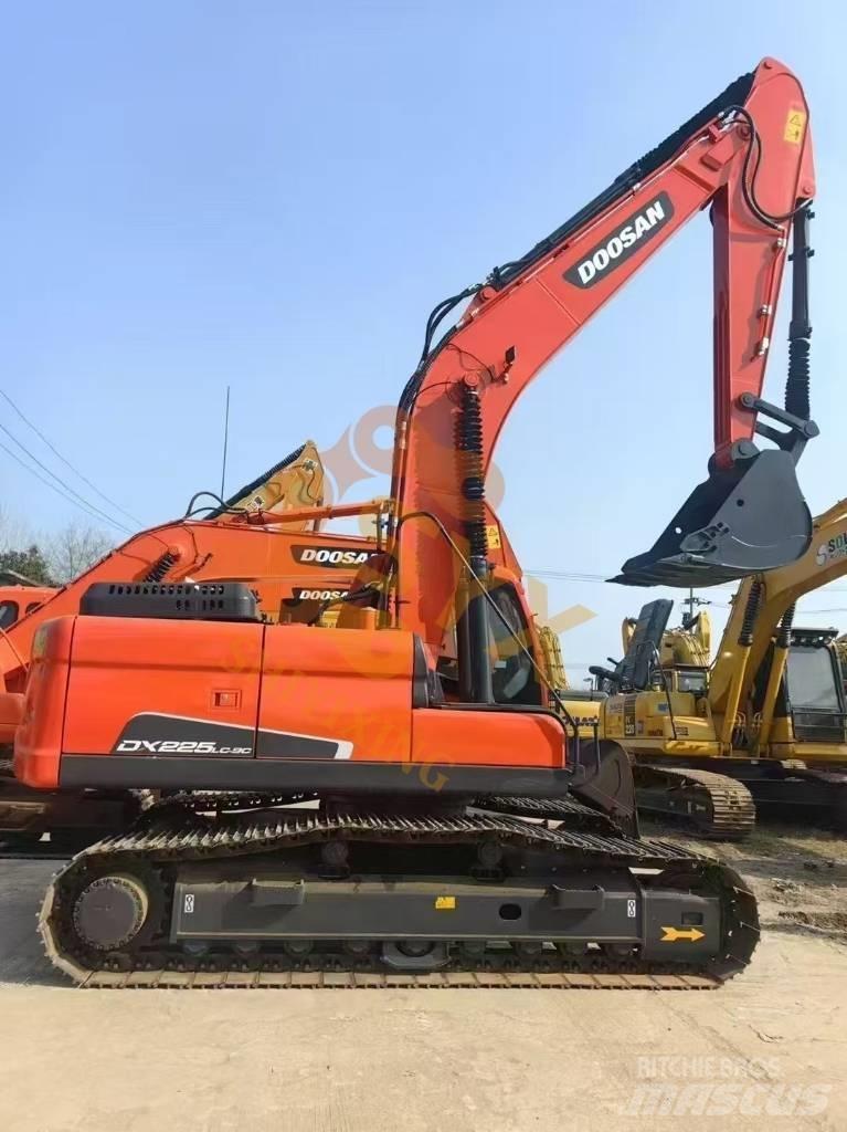 Doosan DX 225 LC Bageri gusjeničari