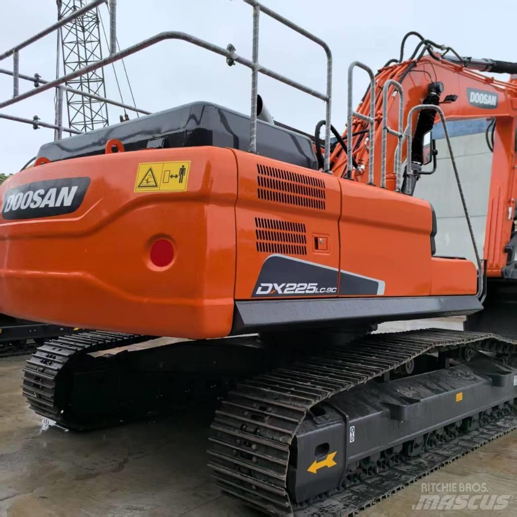Doosan DX 225 LC Bageri gusjeničari