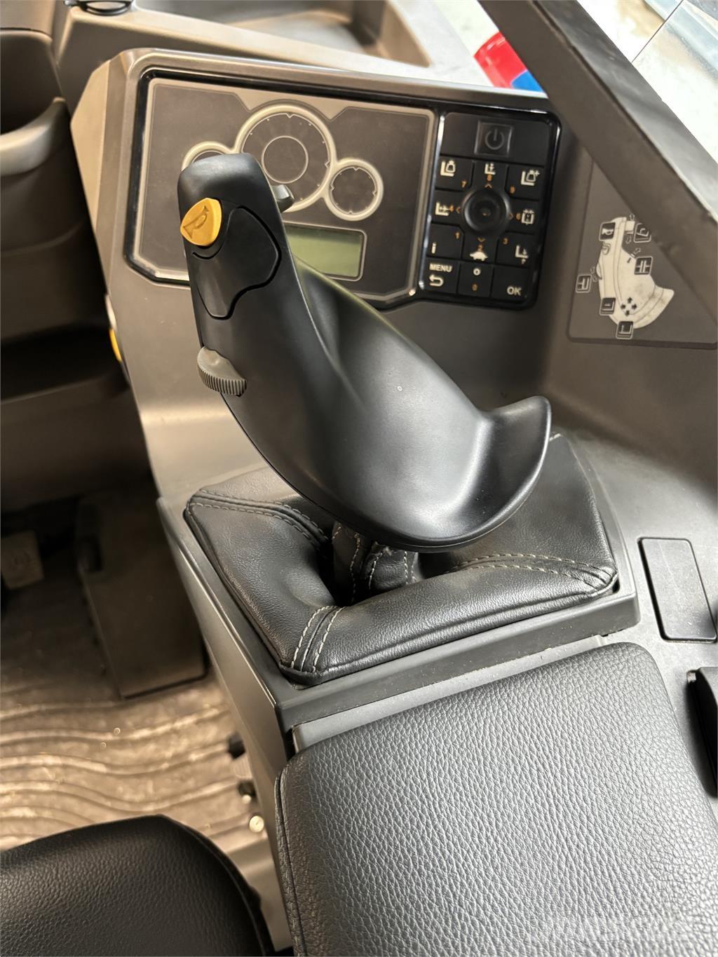 Atlet UHD200 Viličari sa pomičnim stupom