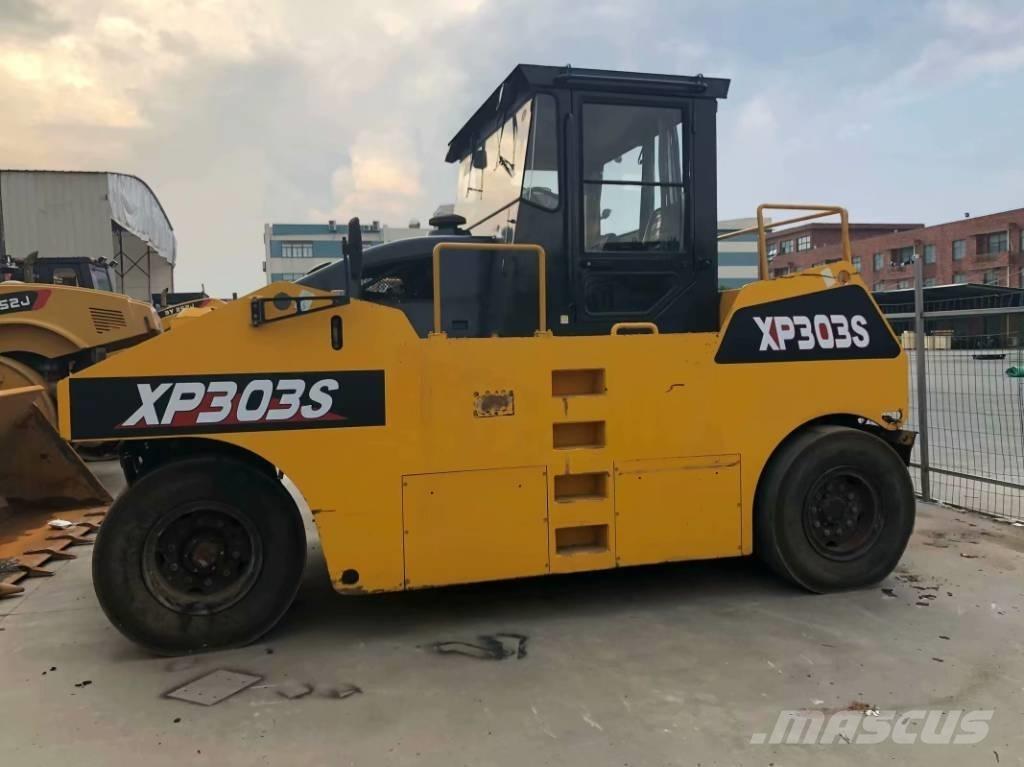 XCMG XP303 Gumeni valjci na kotačima