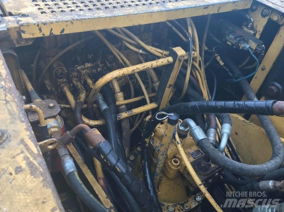 CAT 320 B Bageri gusjeničari