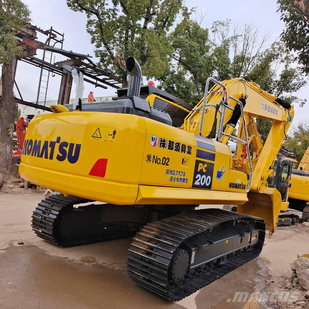 Komatsu PC200-8 Bageri gusjeničari