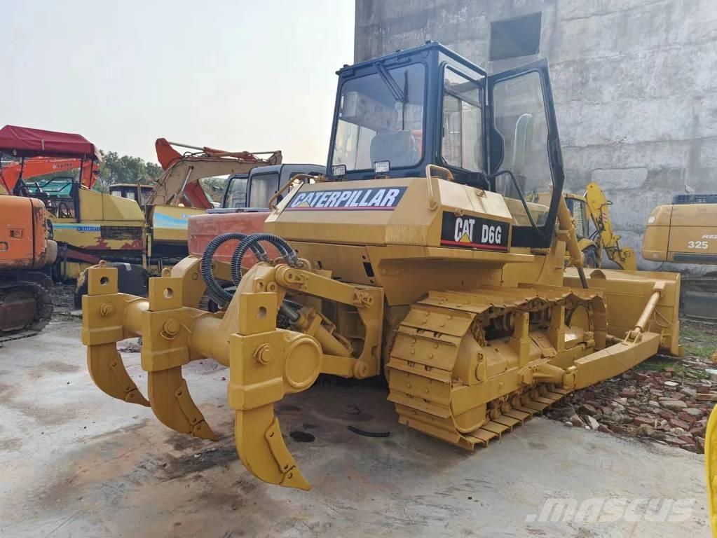 CAT D 6 G Buldožeri gusjeničari