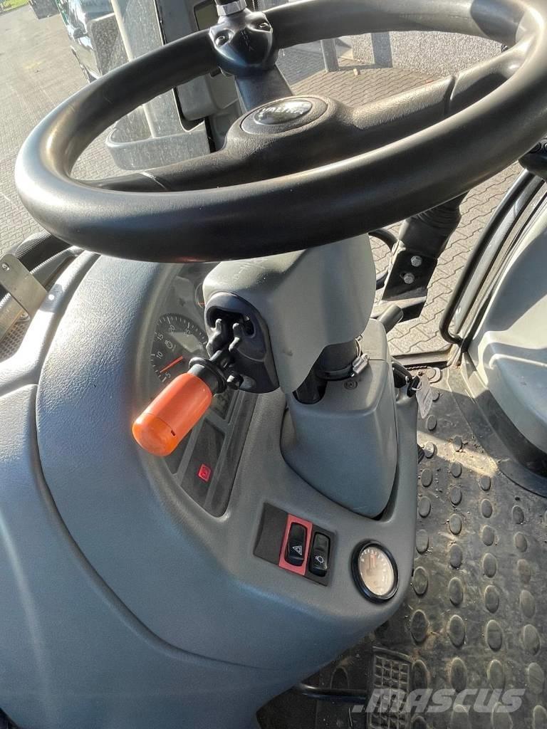 Valtra T151 tractor Traktori