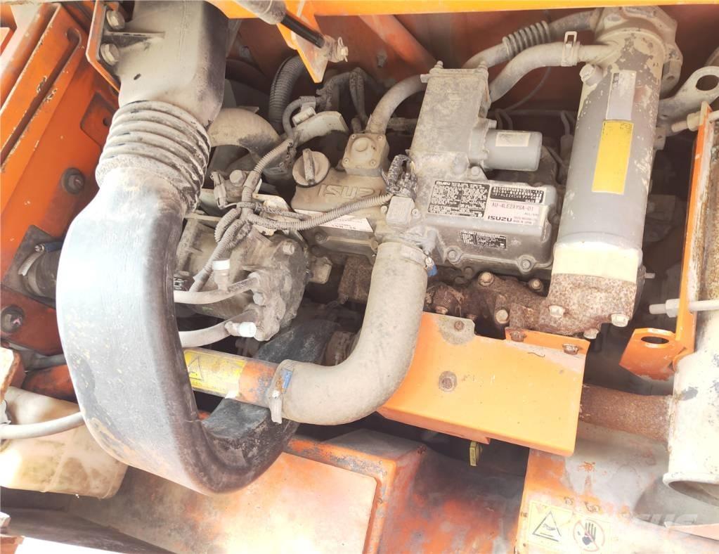 Hitachi ZX75US-3 Midi bageri 7t – 12t