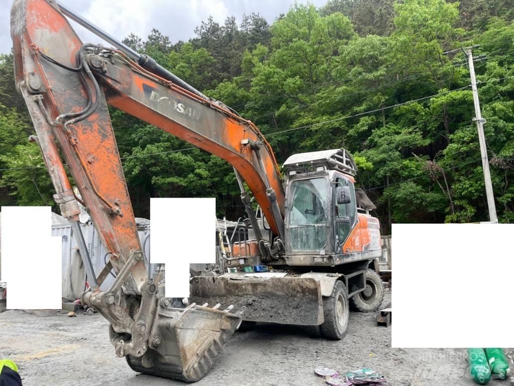 Doosan DX 210 W Bageri na kotačima