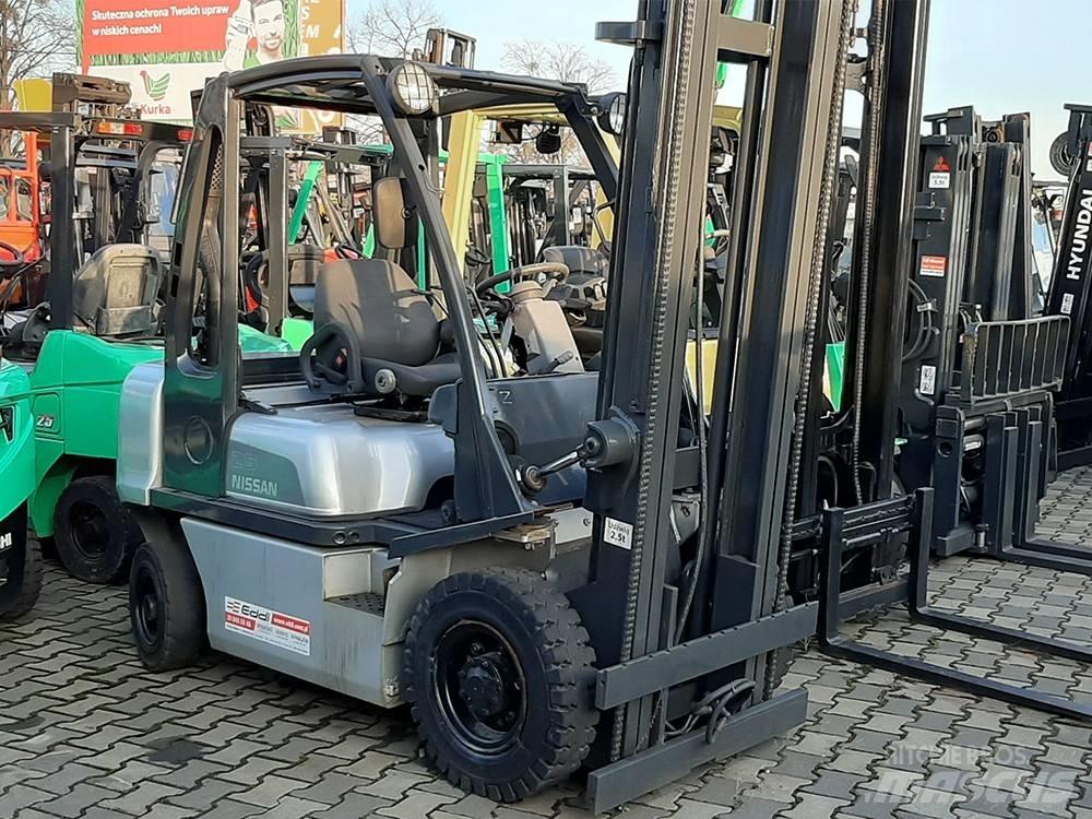 Nissan Y1D2A25Q Dizelski viličari