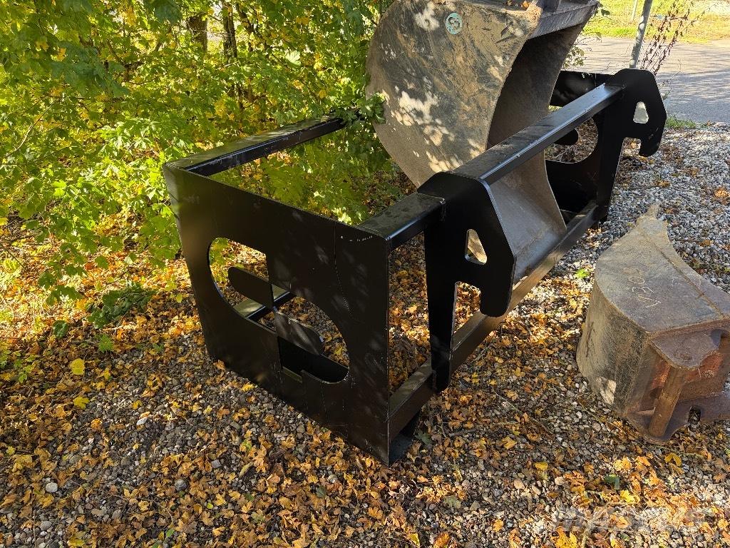 Takeuchi TB 260 Bageri gusjeničari