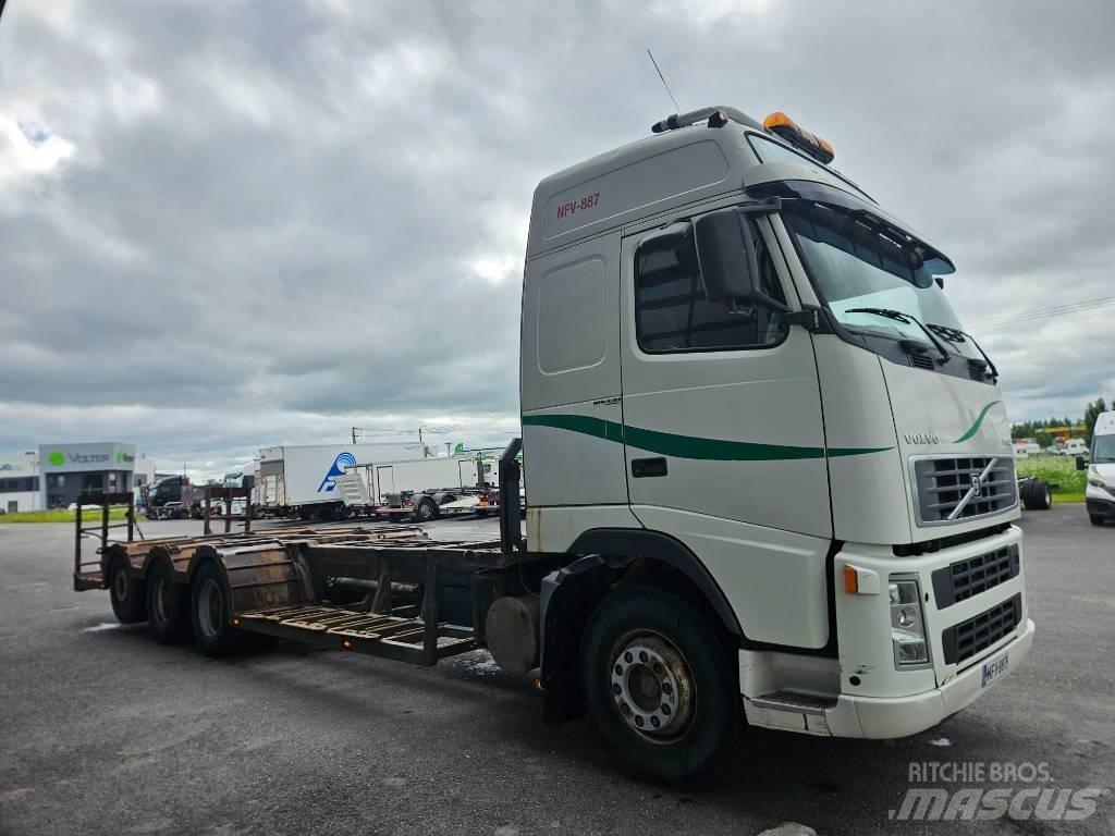 Volvo FH12 8x4 Kamioni za prijevoz šumskih strojeva