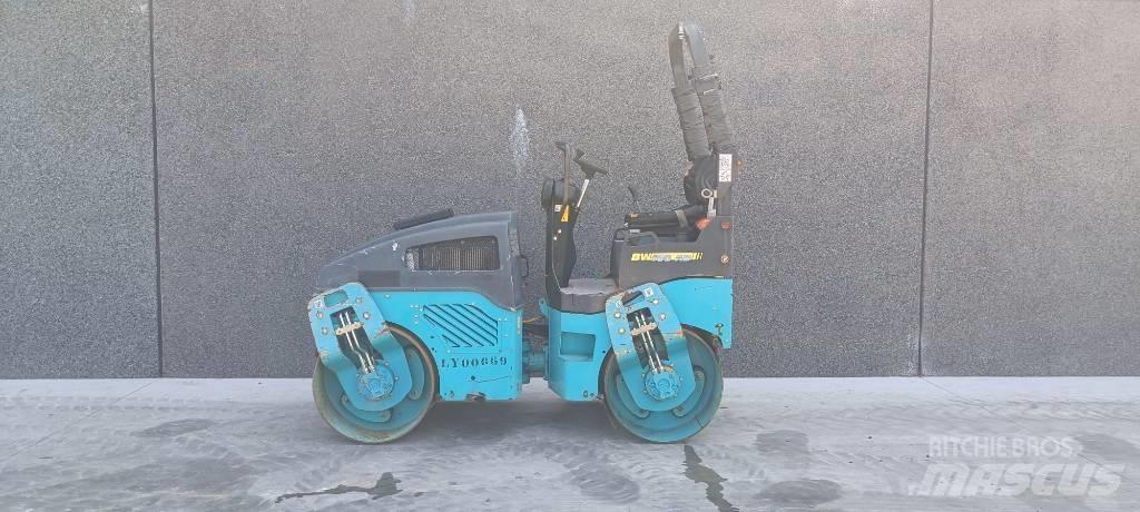 Bomag BW 100 AD-4 Valjci sa dvojnim bubnjem