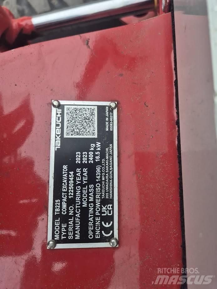 Takeuchi TB 225 Mini bageri <7t