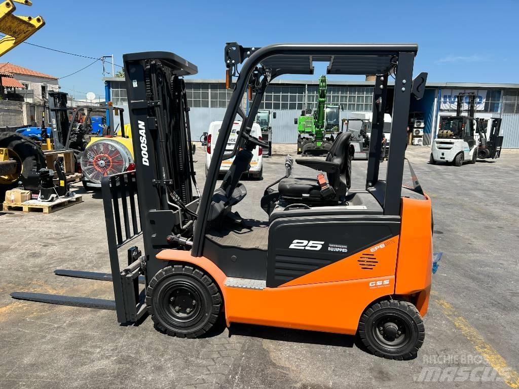 Doosan B 25 NS Električni viličari