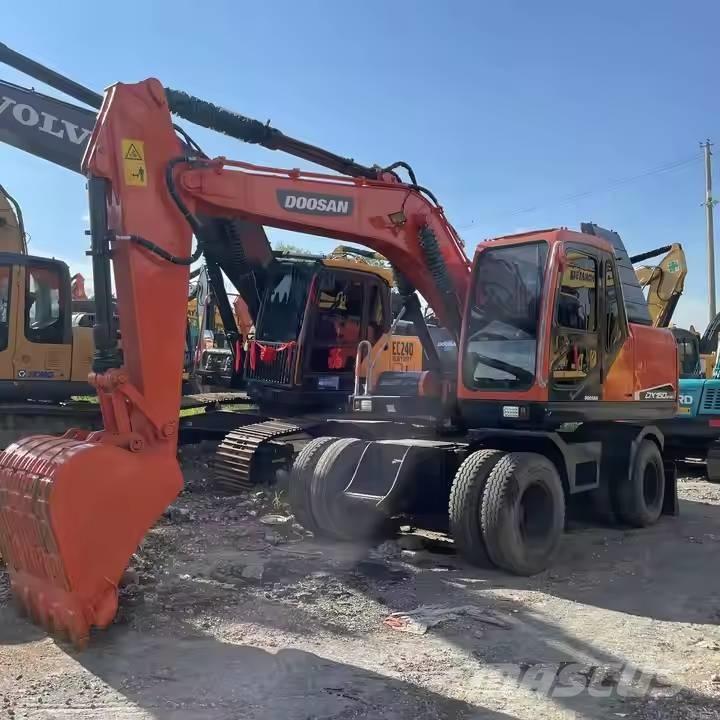 Doosan DX150W Bageri na kotačima