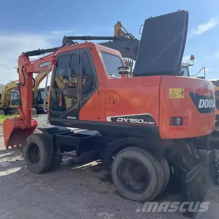 Doosan DX150W Bageri na kotačima