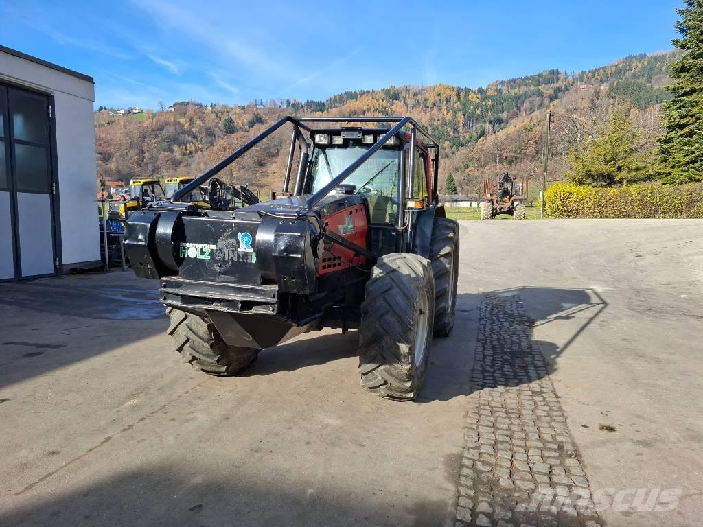 Valtra 8550 Šumski traktori