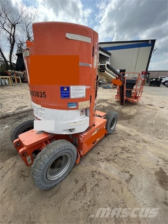 JLG E 300 AJP Škaraste platforme