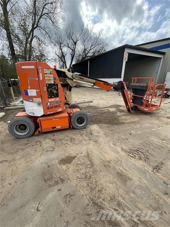 JLG E 300 AJP Škaraste platforme
