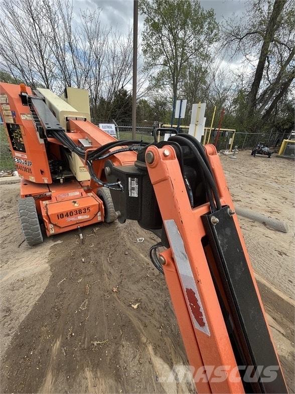 JLG E 300 AJP Škaraste platforme