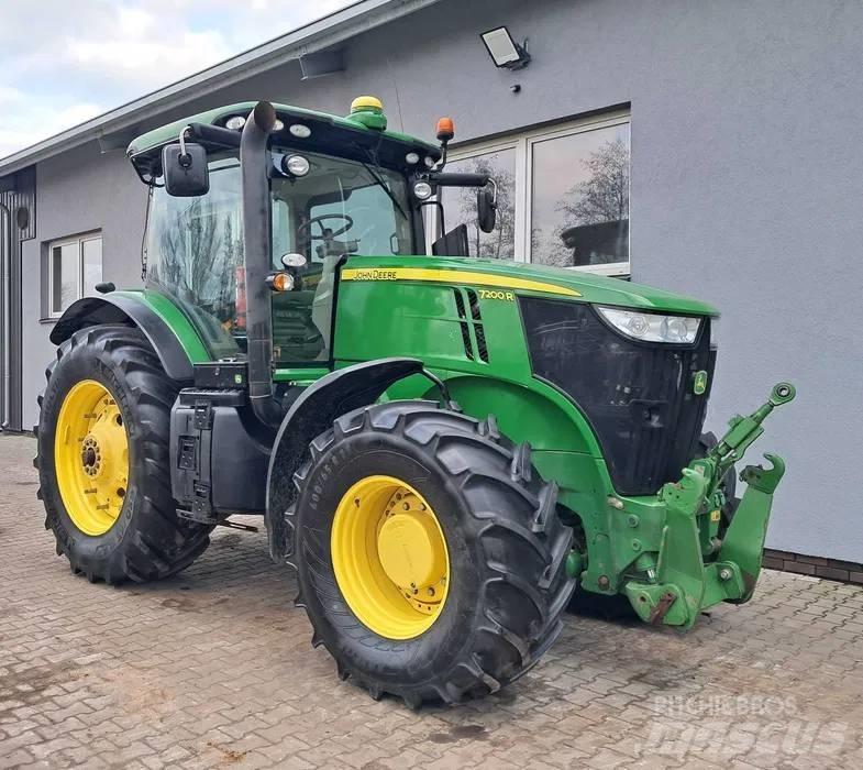 John Deere 7200 R Traktori