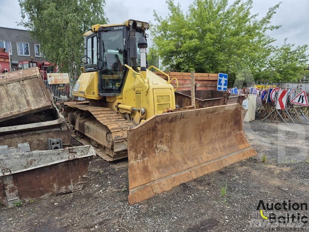 Komatsu D51EX-22 Buldožeri gusjeničari