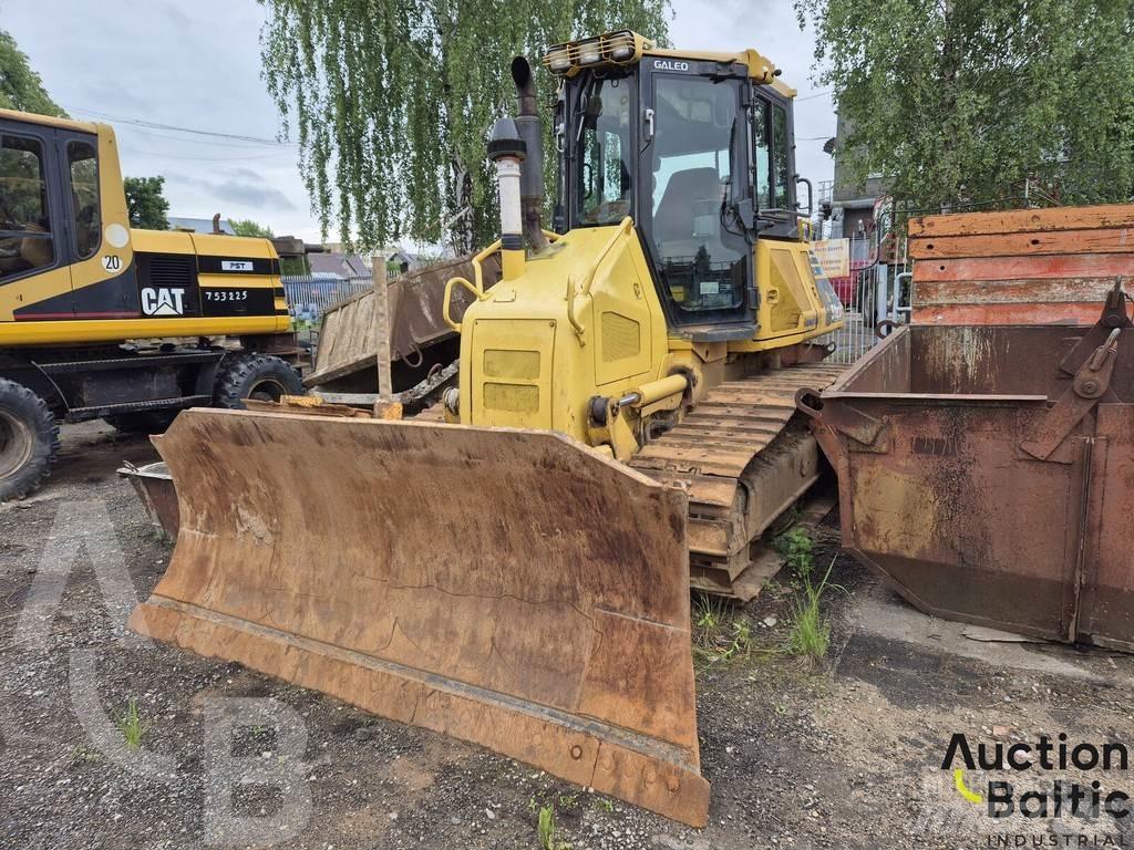 Komatsu D51EX-22 Buldožeri gusjeničari