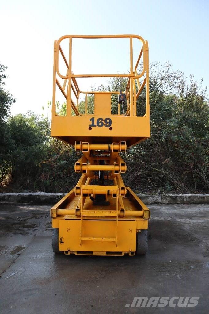 Haulotte Compact 10 Škaraste platforme