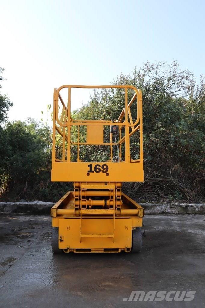 Haulotte Compact 10 Škaraste platforme