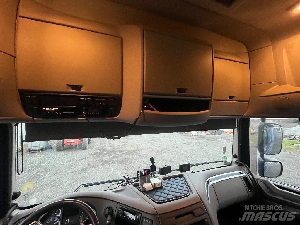 DAF Xf 106 FAR Kamioni sa ceradom